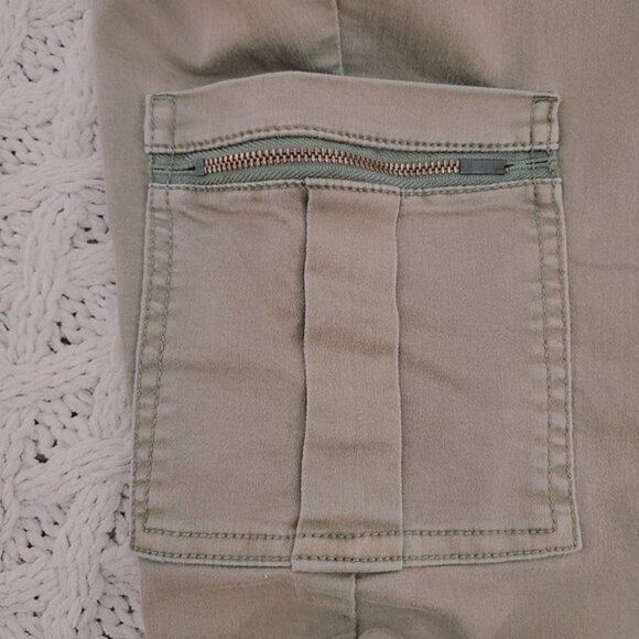 Design Lab Womens Mid Rise Sand Khaki Slim Straight Cargo Utility Pants- 31 - Picture 6 of 13